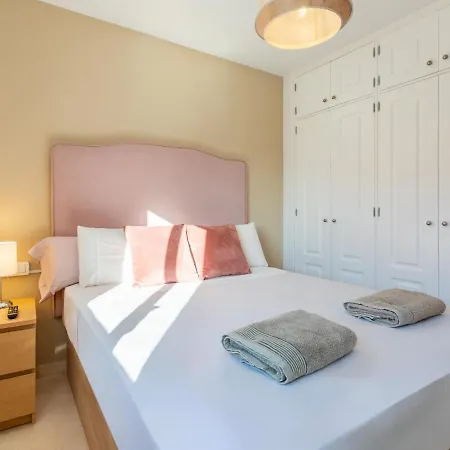 Elegant Paola Private Heated Pool Vakantiehuis *