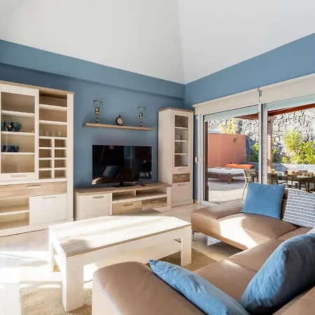 Elegant Paola Private Heated Pool Vakantiehuis *